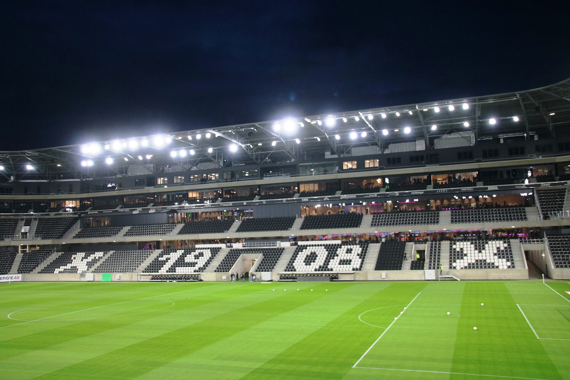 Raiffeisen Arena (Linz), Linz